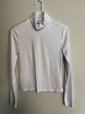Women's White Long-Sleeve Ribbed Turtleneck Top